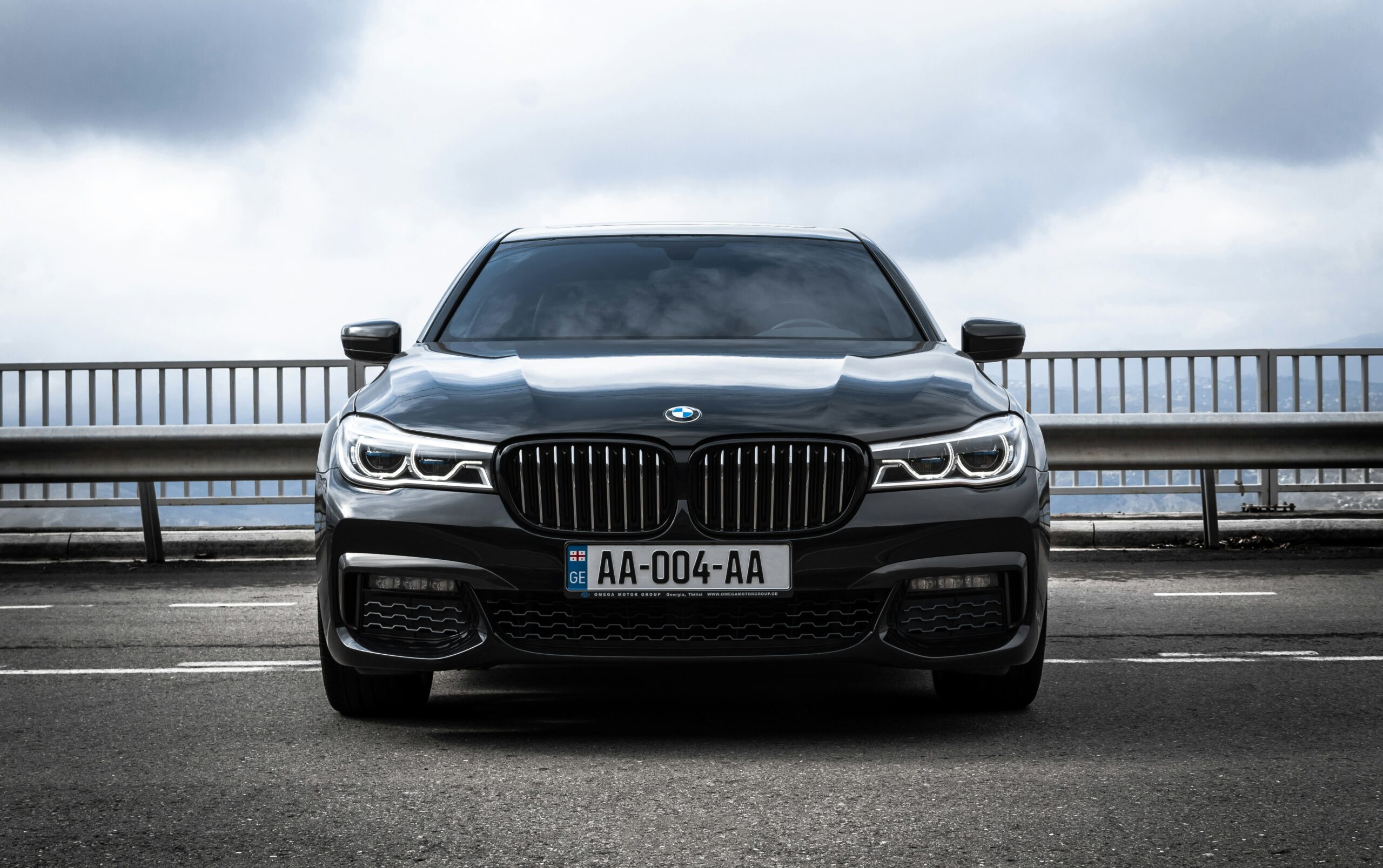 Read more about the article The BMW 7 Series: A Masterpiece of Engineering and Luxury